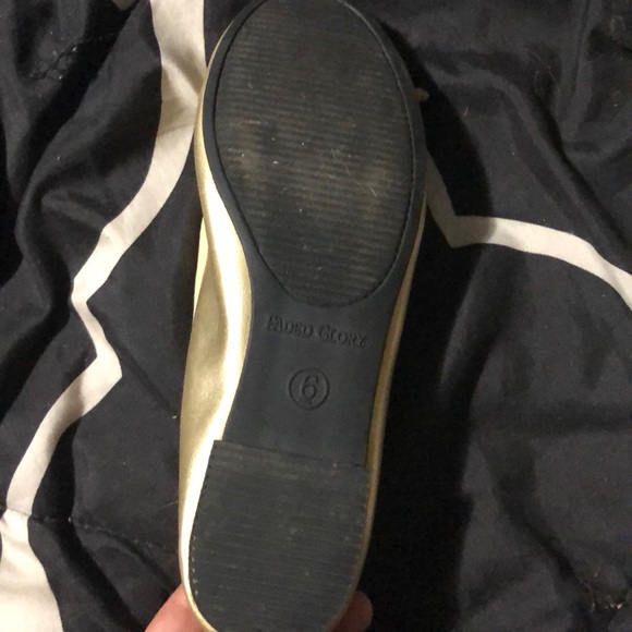 Shoes - Picture 2 of 3